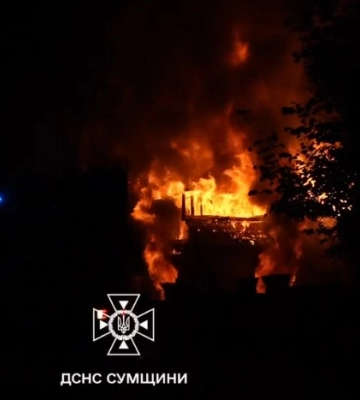 У Сумах рятувальники ліквідували пожежі, які виникли через нічні ворожі удари