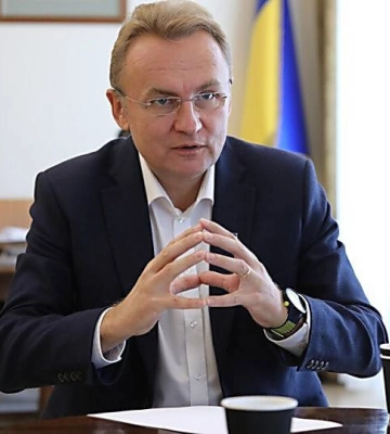 Садовый взбудоражил Х грозным заявлением о "языковых патрулях" во Львове