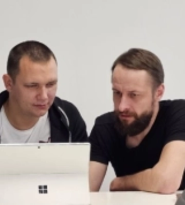 Ветеран з Одеси опановує технологію дистанційного управління гаджетами
