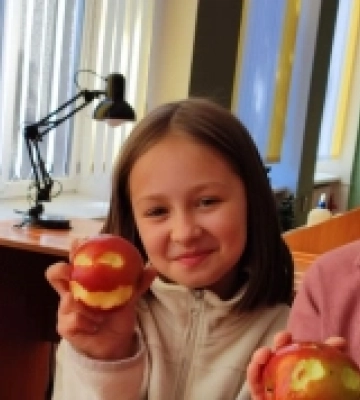 У Старовижівській бібліотеці на Волині відзначили Всесвітній день яблук