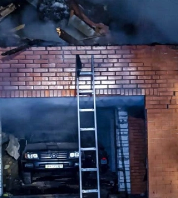 У Києві уламки безпілотника пошкодили житловий будинок