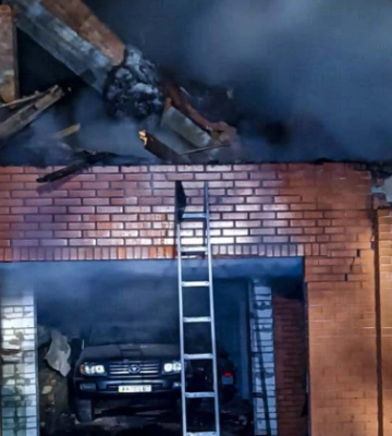 На Київщині рятувальники ліквідували наслідки падіння уламків шахедів, фото