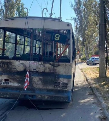 Оккупанты ударили по общественному транспорту в Херсоне, есть погибшие и раненые