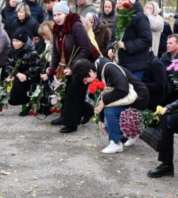 Повернувся на щиті: у Нікополі провели в останню путь загиблого Героя
