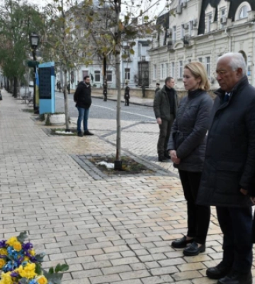 Високопосадовці ЄС біля Стіни пам&#039;яті у Києві вшанували загиблих за Україну