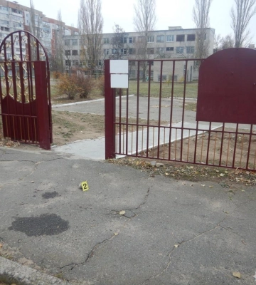 У Миколаєві затримали чоловіка, який вдарив поліцейського та порізав його ножем
