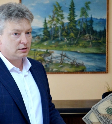 Декларація директора Надвірнянської центральної районної лікарні: скільки заробляє заслужений лікар?