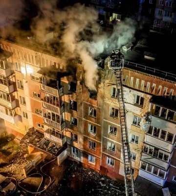 Российский дрон попал в жилой дом в Тернополе, есть жертвы