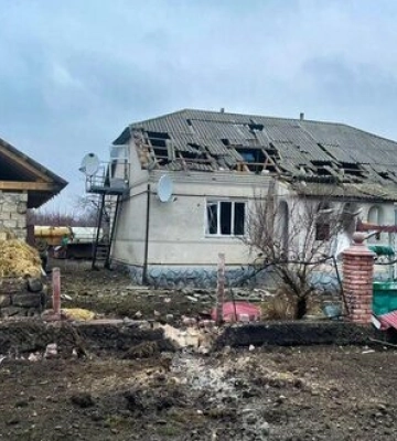 У селі на Буковині уламками дрона пошкоджені кілька будівель