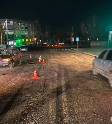 У Рівненському районі внаслідок ДТП тяжко травмувалась пішохідка
