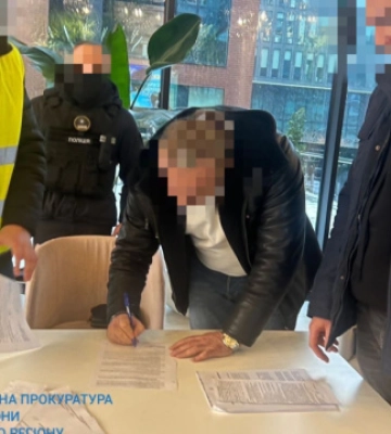 Ухилення від мобілізації за $6-12 тисяч: у Києві оголосили підозри лікарю та службовцю військкомату