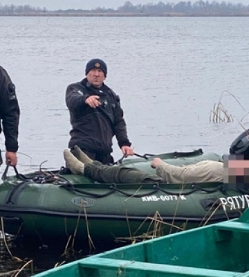 На Волині тривають пошуки рибалки, човен якого перекинувся