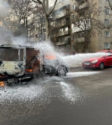 В Ізмаїлі серед вулиці згорів автомобіль