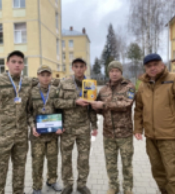 У Ліцеї імені Героїв Крут відбулися змагання операторів роторних дронів серед школярів