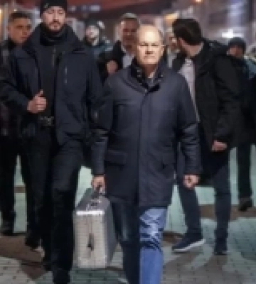 Шольц у Києві відвідав поранених військовослужбовців та анонсував новий пакет допомоги для України