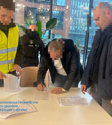 Сприяли ухиленню від мобілізації за гроші - повідомлено про підозру лікарю та службовцю військкомату
