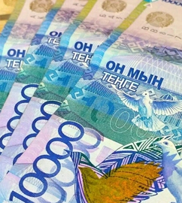Казахстанський тенге впав слідом за російським рублем