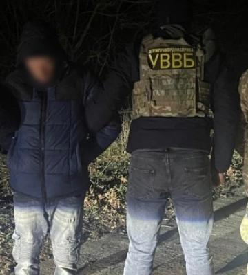 Прикордонники викрили міжнародну злочинну групу, яка незаконно переправляла осіб до Молдови