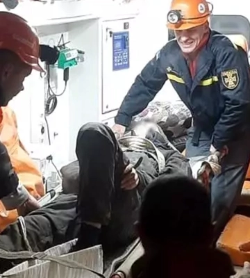 Франківські рятувальники допомогли чоловіку, який травмувався у підземній шахті