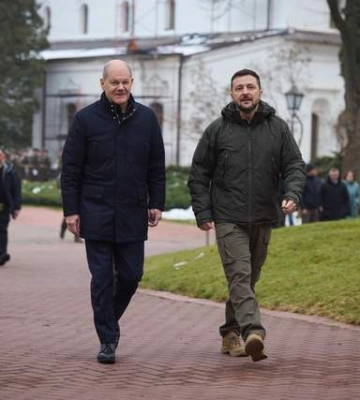 Что еще мог обсуждать Шольц во время визита в Киев, кроме военной помощи