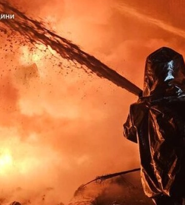 Наслідки атаки БПЛА на Рівненщину: виникла пожежа. ФОТОрепортаж