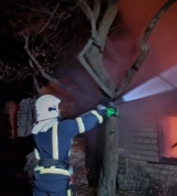 У Миколаївській області вогнеборці загасили п&#039;ять пожеж: врятовано два будинки