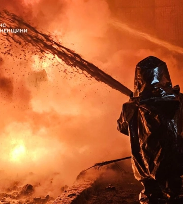 Чергова атака ворога на Рівненщину: рятувальники ліквідували пожежу
