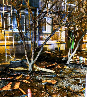Пожежа у пʼятиповерхівці: загинув чоловік, постраждали 9 людей, серед них діти