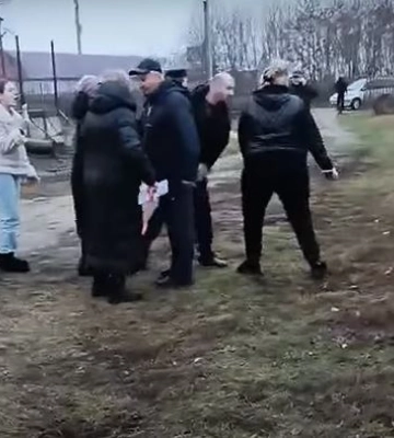 На Волині скандальний священник московського патріархату вдарив сестру полеглого на війні Героя