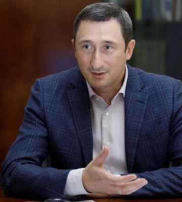 «Слуга народу» рекомендує прем'єр-міністру внести кандидатуру Олексія Чернишова на посаду міністра об'єднання українців «Слуга народу» рекомендує прем'єр-міністру внести кандидатуру Олексія Чернишова на посаду міністра об'єднання українців