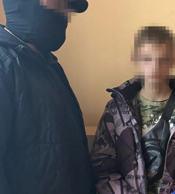 СБУ та Нацполіція затримали малолітніх агентів спецслужб рф, які підірвали вибухівку біля райвідділу поліції на Київщині