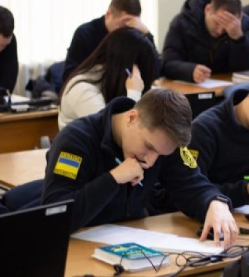 Новоприйняті закарпатські митники опановували знання і навики
