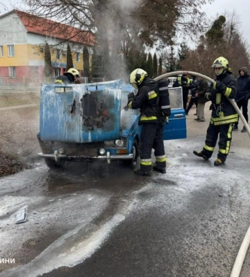 Наслідки атаки БПЛА на Рівненщину: виникла пожежа. ФОТОрепортаж