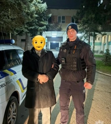 Патрульні поліцейські допомогли чоловіку, який загубився