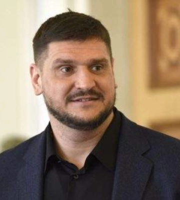 Фірма ексголови Миколаївської ОДА могла незаконно знищити в Києві пів тисячі дерев