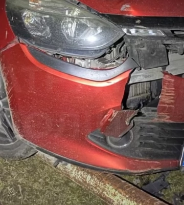 Уночі в Луцьку п'яний водій на Renault в'їхав у паркан