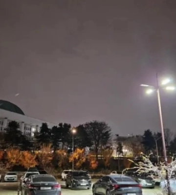 У Сеулі поліцейські автобуси блокують вхід до парламенту Південної Кореї - ЗМІ