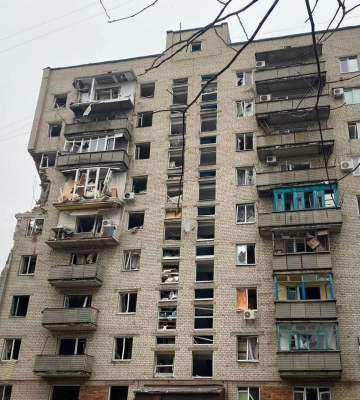 В Покровске из-за обстрела загорелся частный дом: спасатели ликвидировали возгорание