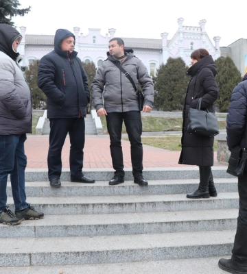 У Сумах прикрасять живу ялинку біля фонтану “Садко”