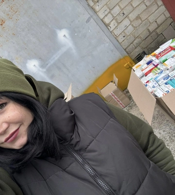 Черкаська волонтерка розповіла, як налагодила власні гуманітарні шляхи