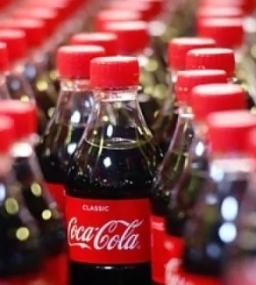 Гучна обіцянка Coca-Cola щодо багаторазової упаковки зникла напередодні саміту з питань пластику