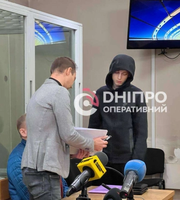 Аварія на Набережній Заводській у Дніпрі: неповнолітньому пасажиру BMW обирають запобіжний захід