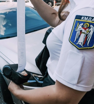 За три місяці столичних водіїв оштрафували за неправильне паркування на 26,4 млн грн