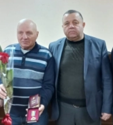 У Бессарабській громаді на Одещині батьку полеглого захисника вручили посмертну нагороду за героїзм
