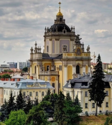 Долю Митрополичих садів у Львові вирішують полюбовно
