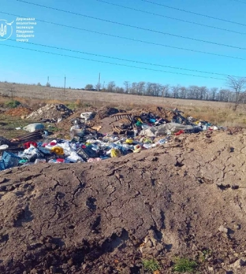 Неподалік Одеси виявили масштабне несанкціоноване звалище