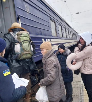 На Донеччині в 11 населених пунктах залишається понад 120 неповнолітніх