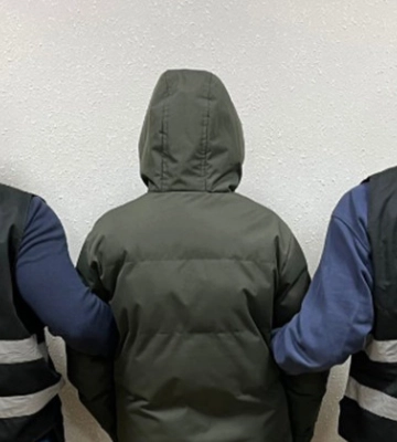 У Чернігові затримали 16-річну дівчину, яка шпигувала за військовими об’єктами з таксі