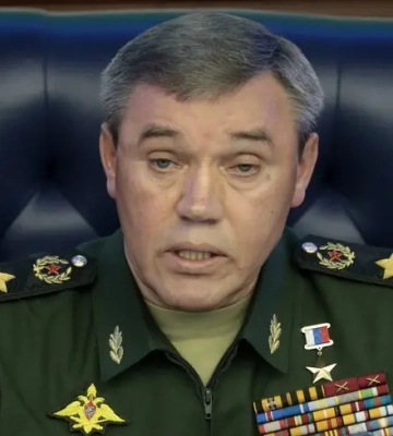 Глава российского Генштаба впервые позвонил американскому военачальнику Брауну: СМИ узнали детали разговора