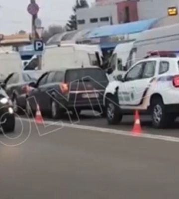 У Луцьку біля Каравану – аварія: рух ускладнений (відео)